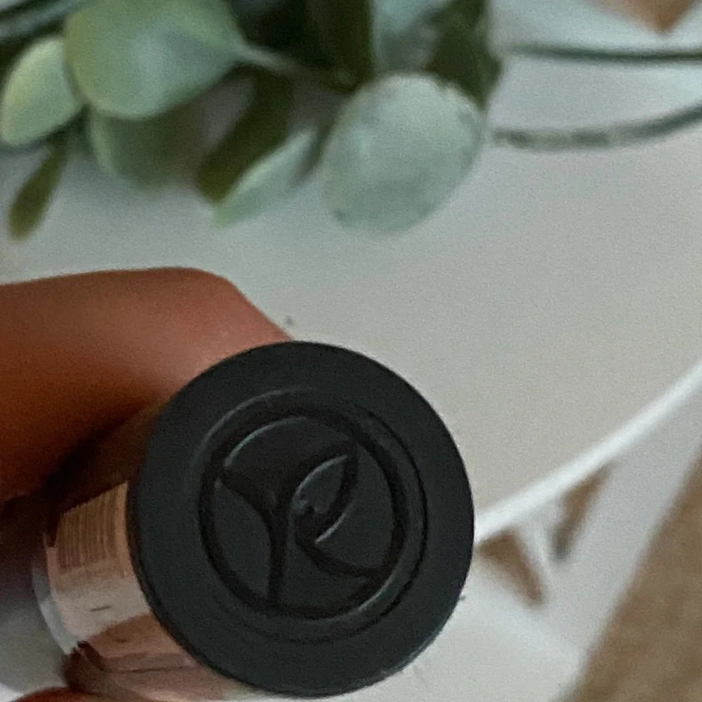 Yves Rocher Volume black mascara in NOIR
